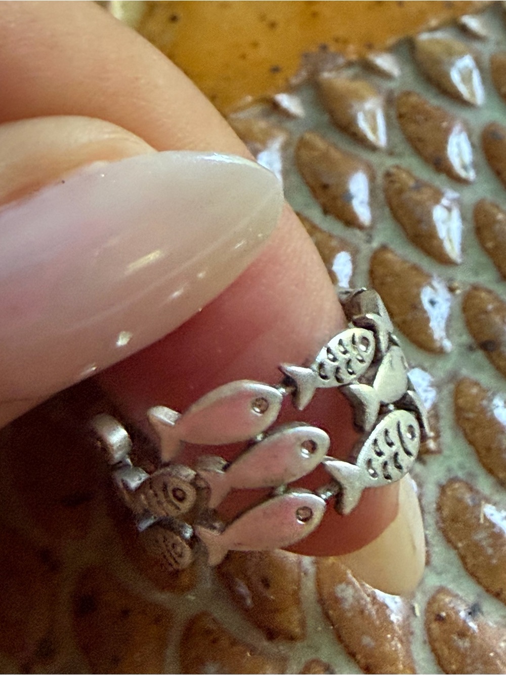 Sterling Silver Tone Fish and Chain Pattern Rings - Picture 2 of 8